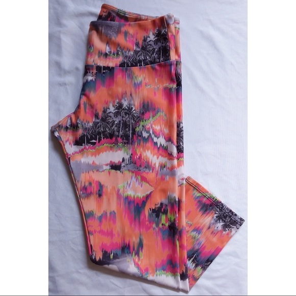 ONZIE Neon Cropped Leggings - Picture 6 of 11